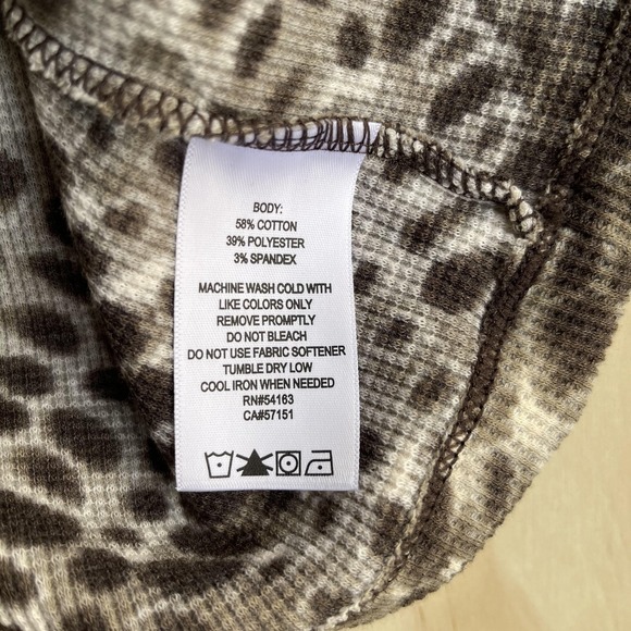 Calvin Klein Performance Pullover Womens Medium Brown Animal Print Hooded Top - Picture 4 of 9